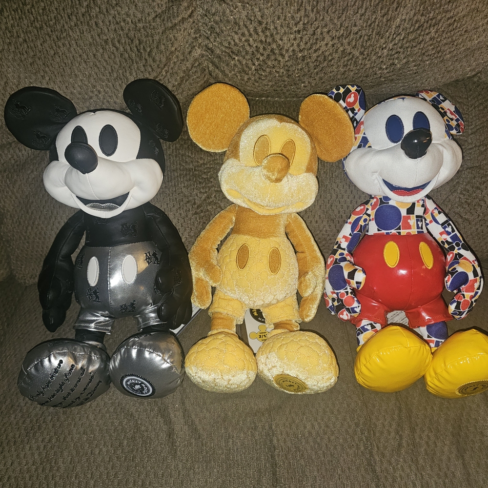 MICKEY MOUSE MEMORIES JANUARY TO DECEMBER PLUSH SET